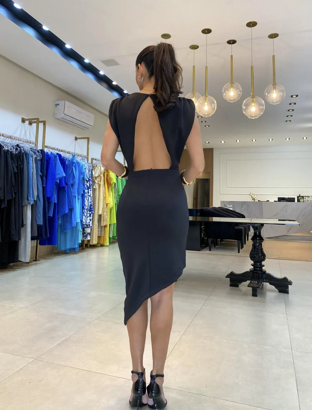 Vanya - Robe Élégante et Moderne – Image 3