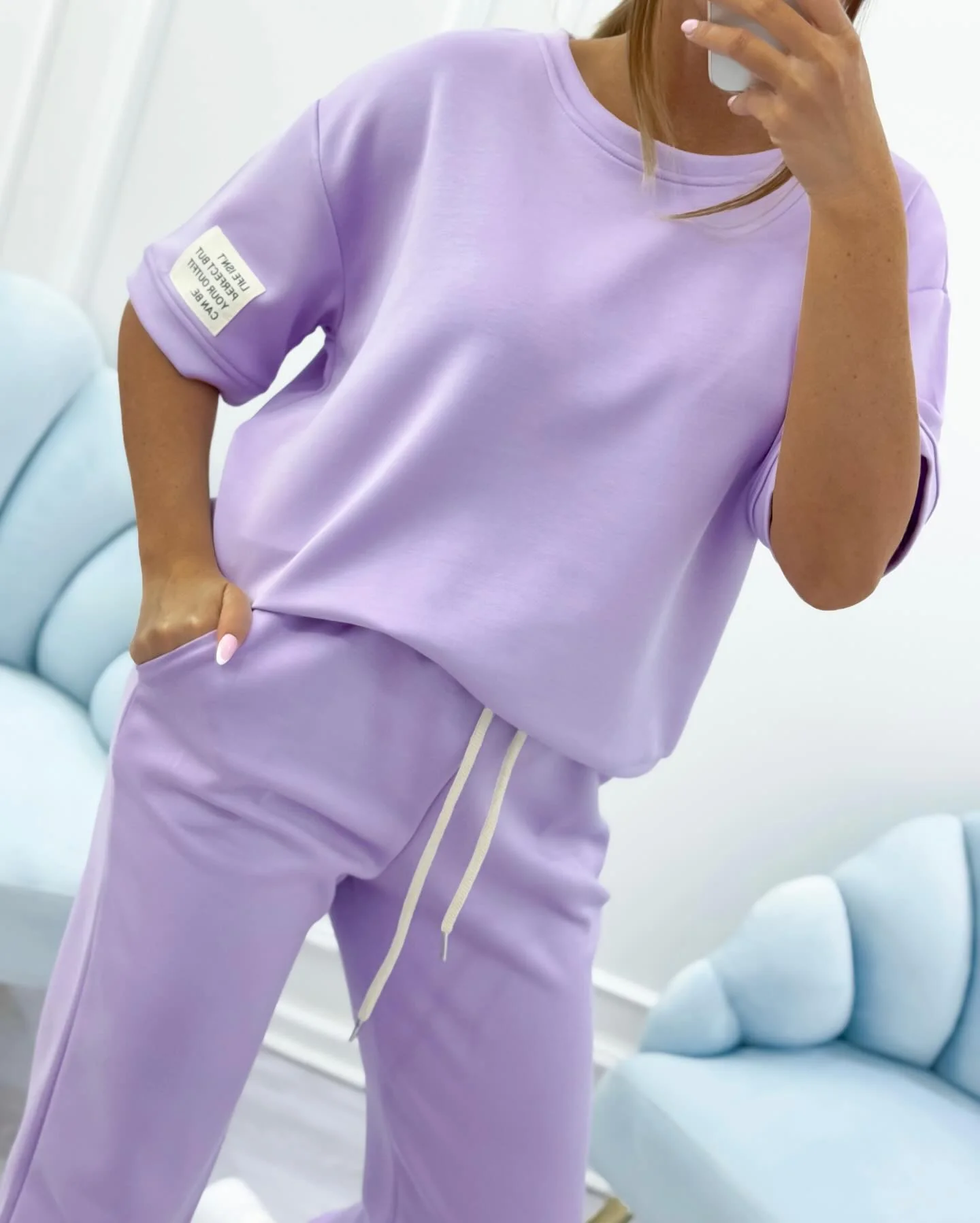 Lola - Ensemble décontracté pour femme avec top uni et pantalon – Image 3