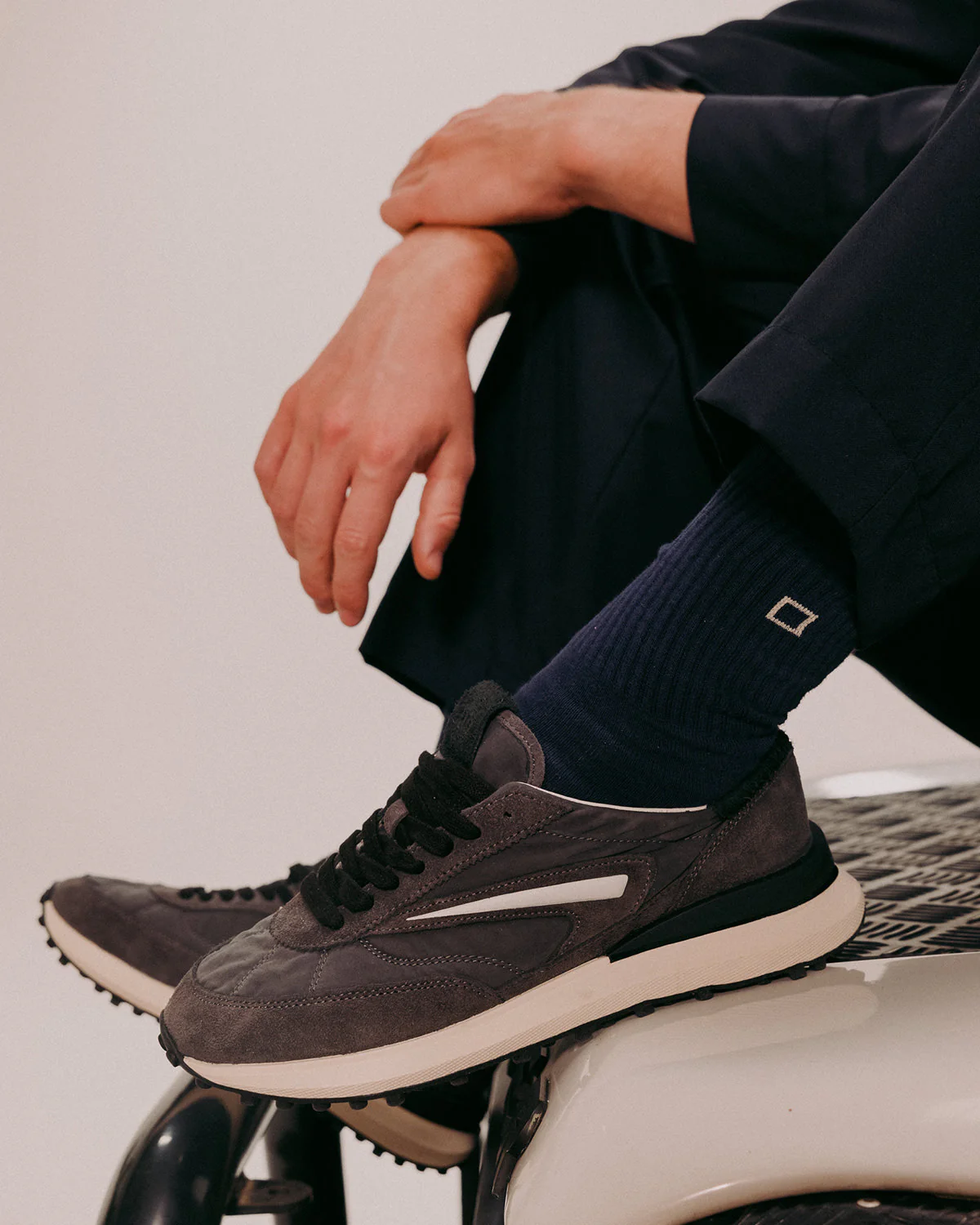D.A.T.E | Baskets en daim et nylon ''Athleta Touch'' - Gris – Image 3