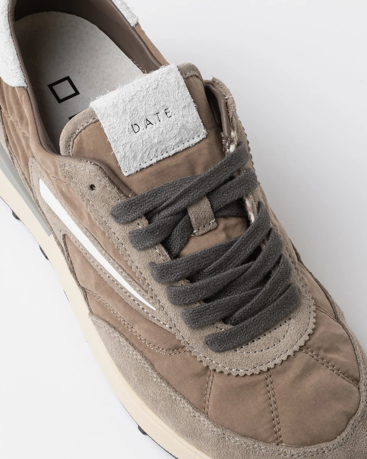 D.A.T.E | Baskets en daim et nylon ''Athleta Touch'' - Taupe – Image 4