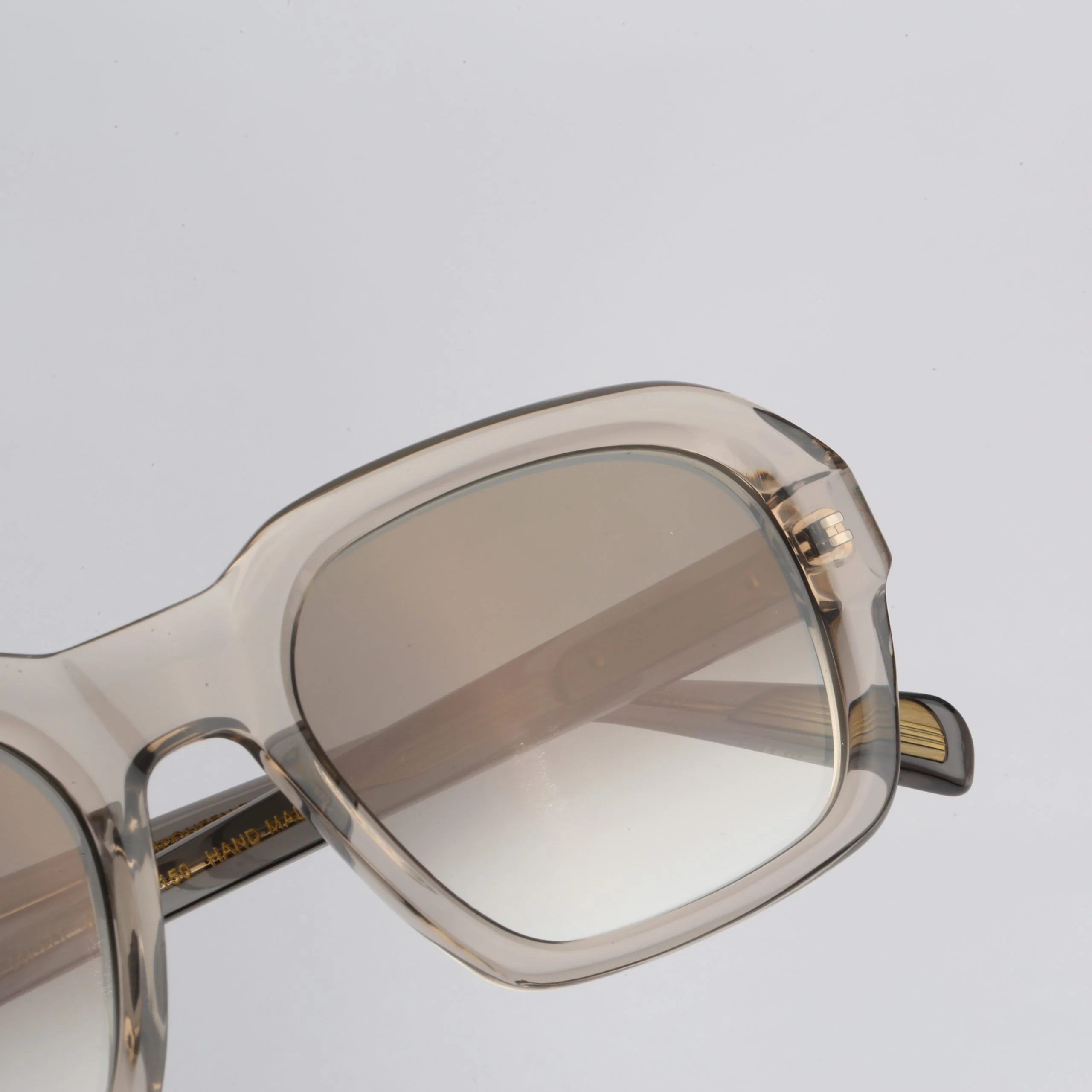 Steve McQueen Eyewear | Les lunettes de soleil ''BANKABLE'' - Champagne Cristal – Image 3