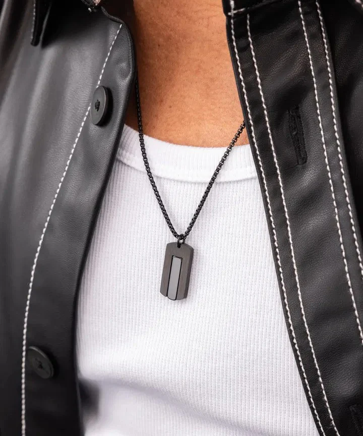 Pig & Hen | Le collier "Dogtag" - Agate noire / Noir – Image 3