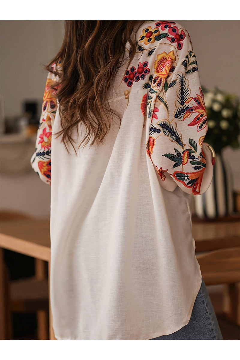 Fabienne - Chemise Fleurie Brodée – Un Soupçon de Méditerranée dans Chaque Détail – Image 4