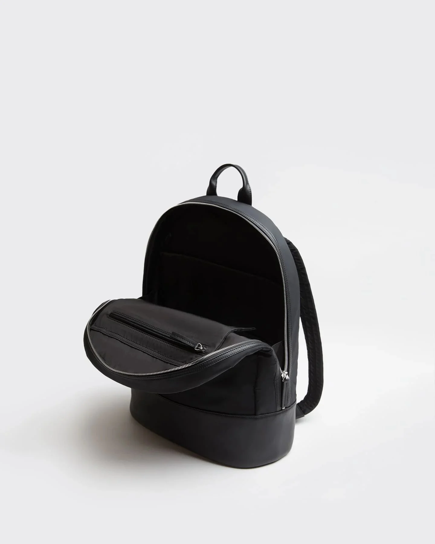 WANT Les Essentiels - Sac à dos Kastrup 2.0 en nylon recyclé - Noir – Image 4