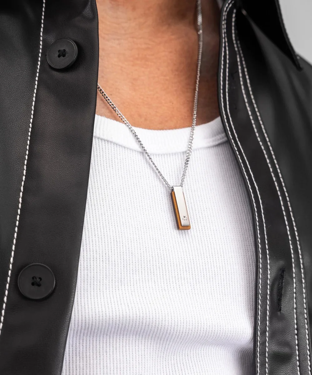 Pig & Hen | Le collier Monolithe - Oeil de Tigre / Argent – Image 3